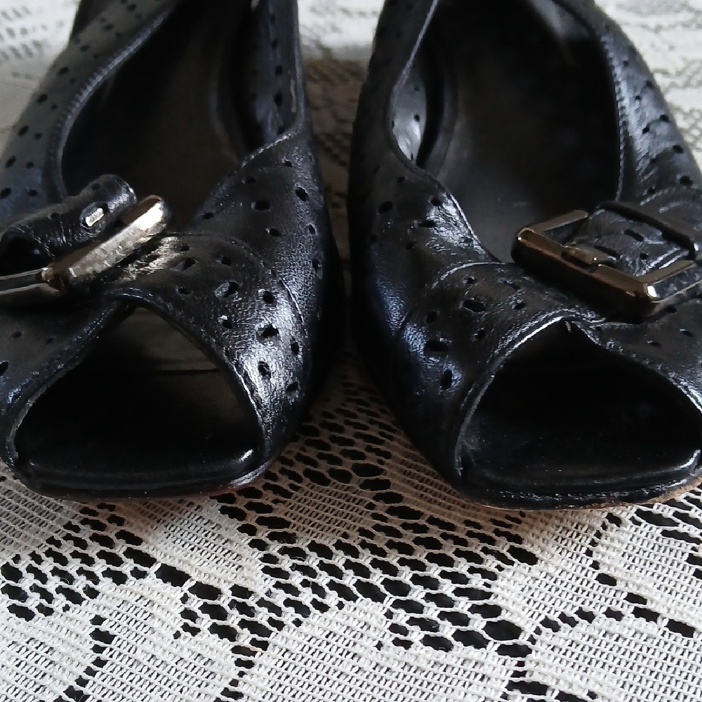 Stuart Weitzman Black Low Wedge Elegant Design - Picture 7 of 9